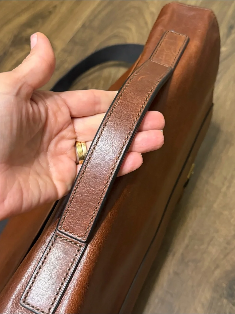 Fossil Brown Leather laptop Messenger Bag with Embossed Logo New